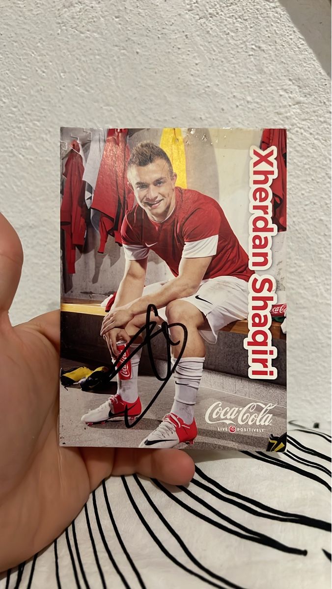 Autografi: Xherdan Shaqiri Autogrammkarte – Usato da Altendorf venduto da TISPA.SHOP