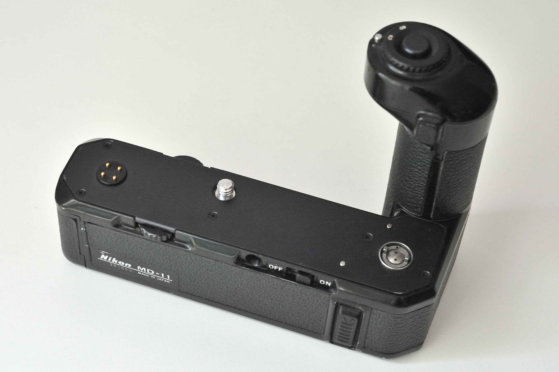 Nikon Fotocamera: Nikon Winder / Motor MD 11 – Usato da Schwerzenbach venduto da floridan 1