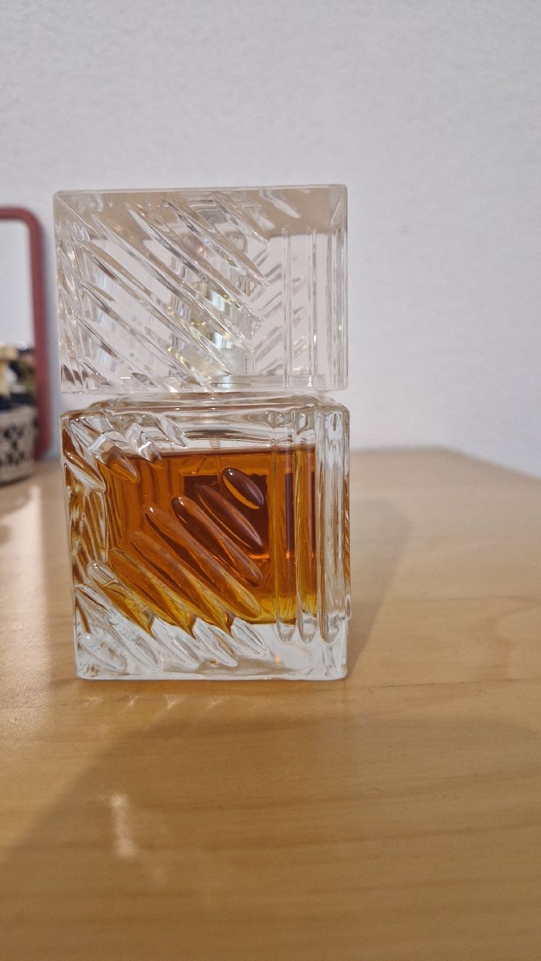 Lattafa Profumi & Eau de Toilette: Lattafa Lattafa Khamrah Eau De Parfum 100ml – Usato da Dietikon venduto da amelie_zh 1