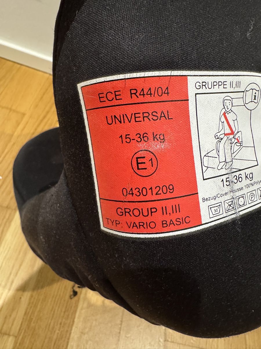 Seggiolini per auto: Child Booster Seat Black – Usato da Basel venduto da robbasel 1