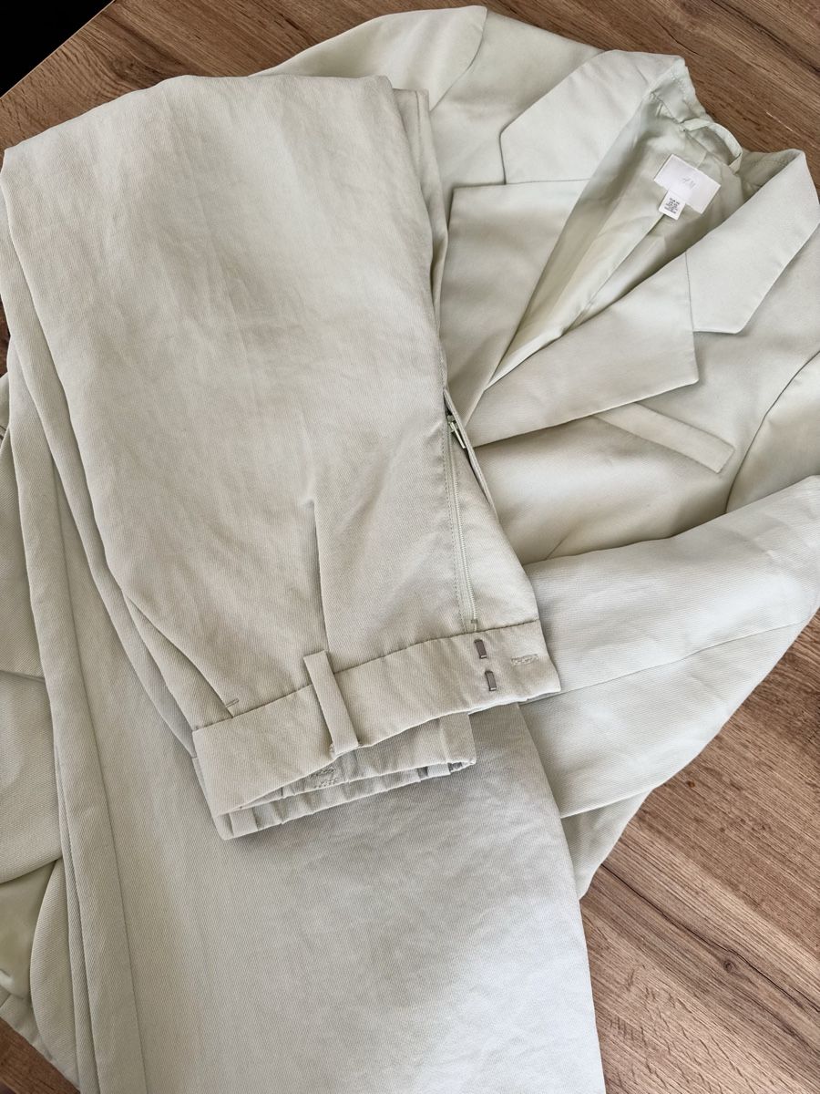 H&M Ensembles & Tailleurs: H&M Hosenanzug XS – D'occasion à Birrwil par wata90 1