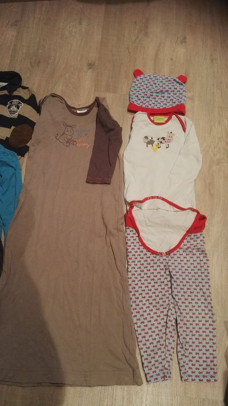 Lotti & Set di vestiti: Kleiderpaket Junge Gr 86-92 – Usato da Egolzwil venduto da mobiledeluxe 2