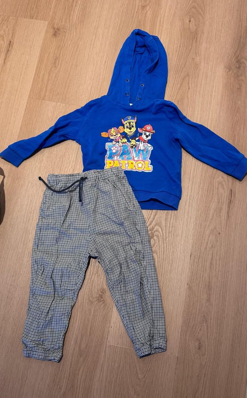 Lotti & Set di vestiti: Babykleider Junge 1-2 J. – Usato da Davos Dorf venduto da BenoitFichaux