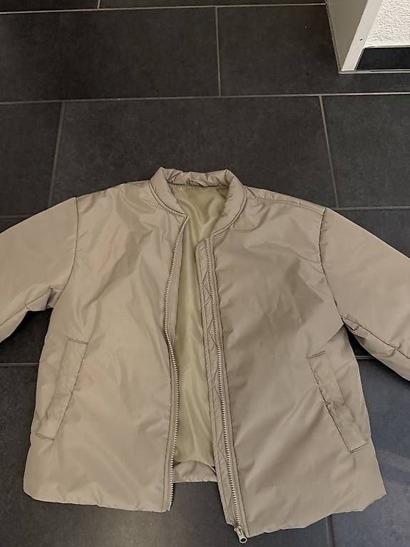 Vestes: Leichte Bomberjacke -  Olive Grün – D'occasion à Wetzikon ZH par veysel71