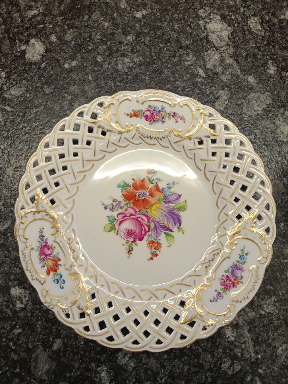 Assiettes: Sammel Teller Dresdemi – Neuf (Voir description) à Staufen par leo_d5c7