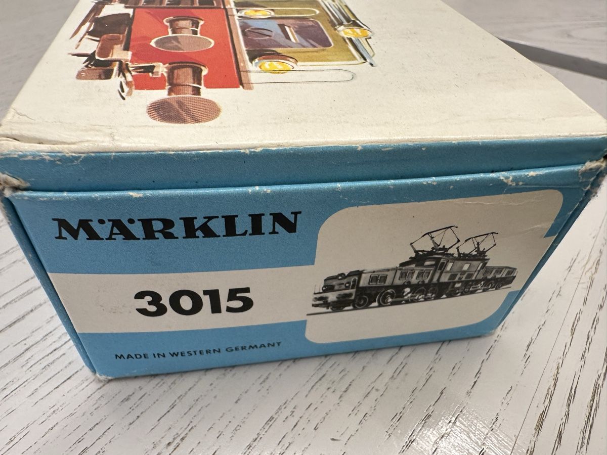 Märklin Modelleisenbahnen: Märklin 3015 SBB Ce 6/8 III – Gebraucht aus Lupsingen von New-Haven 9