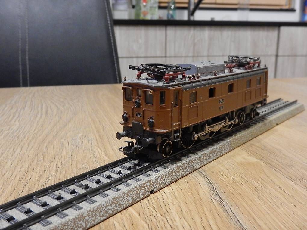 Modellini di ferrovie: Elektrolokomotive – Usato da Frutigen venduto da Tony1813 1