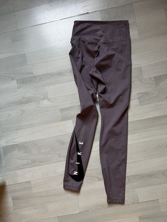 Damen Leggings Nike lila Grösse XS sehr guter Zustand