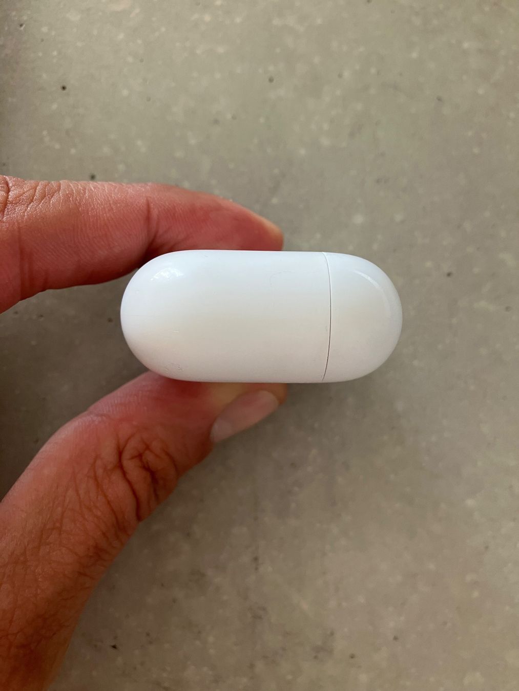 Apple Casques audio: APPLE AIRPODS 4 CASE – D'occasion à Lausanne par mr.v 8