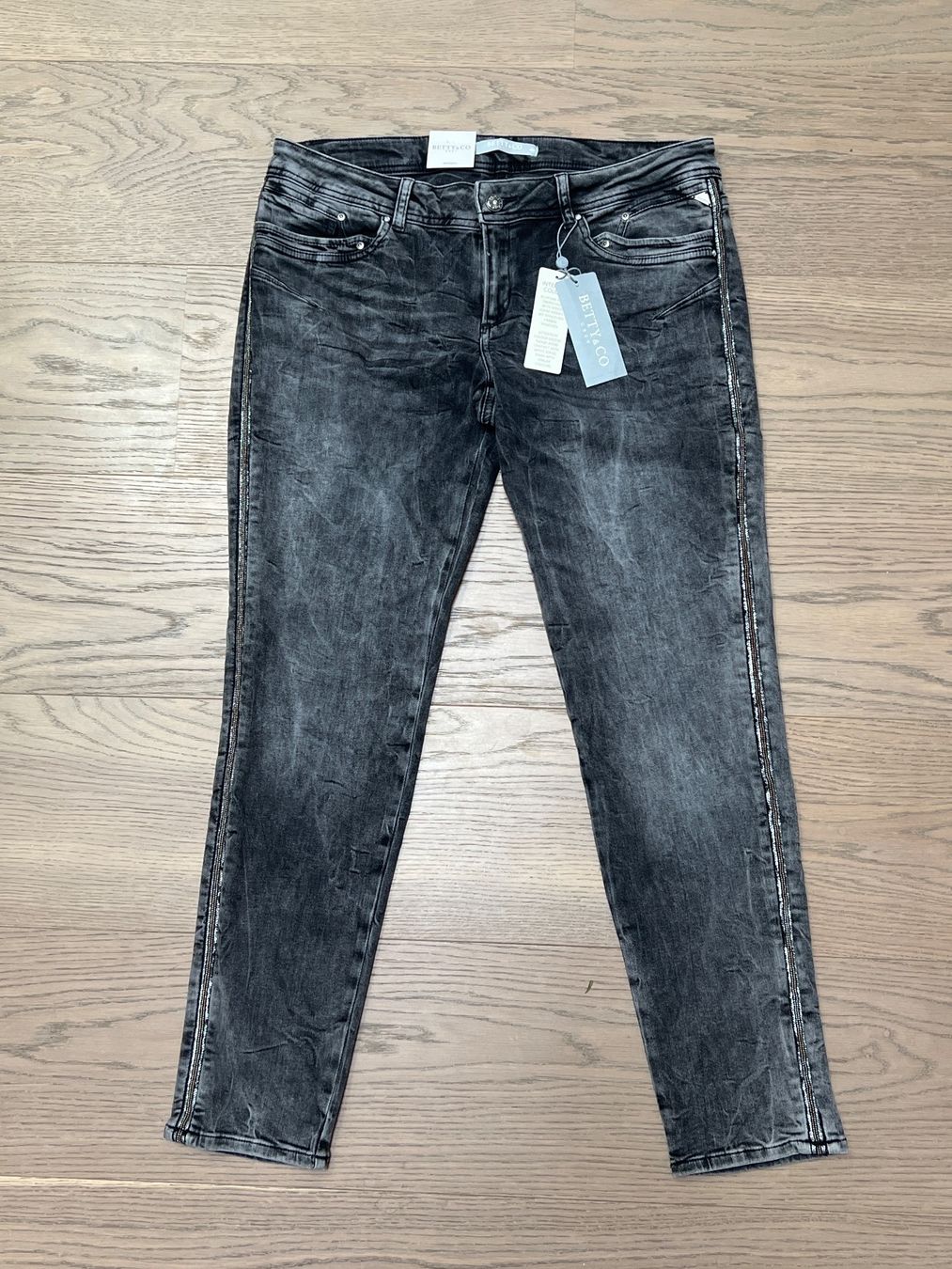 Jeans: Jeans Betty & Co Gr.40 - Neu – Nuovo e nell'imballaggio originale da Visp venduto da bluenero