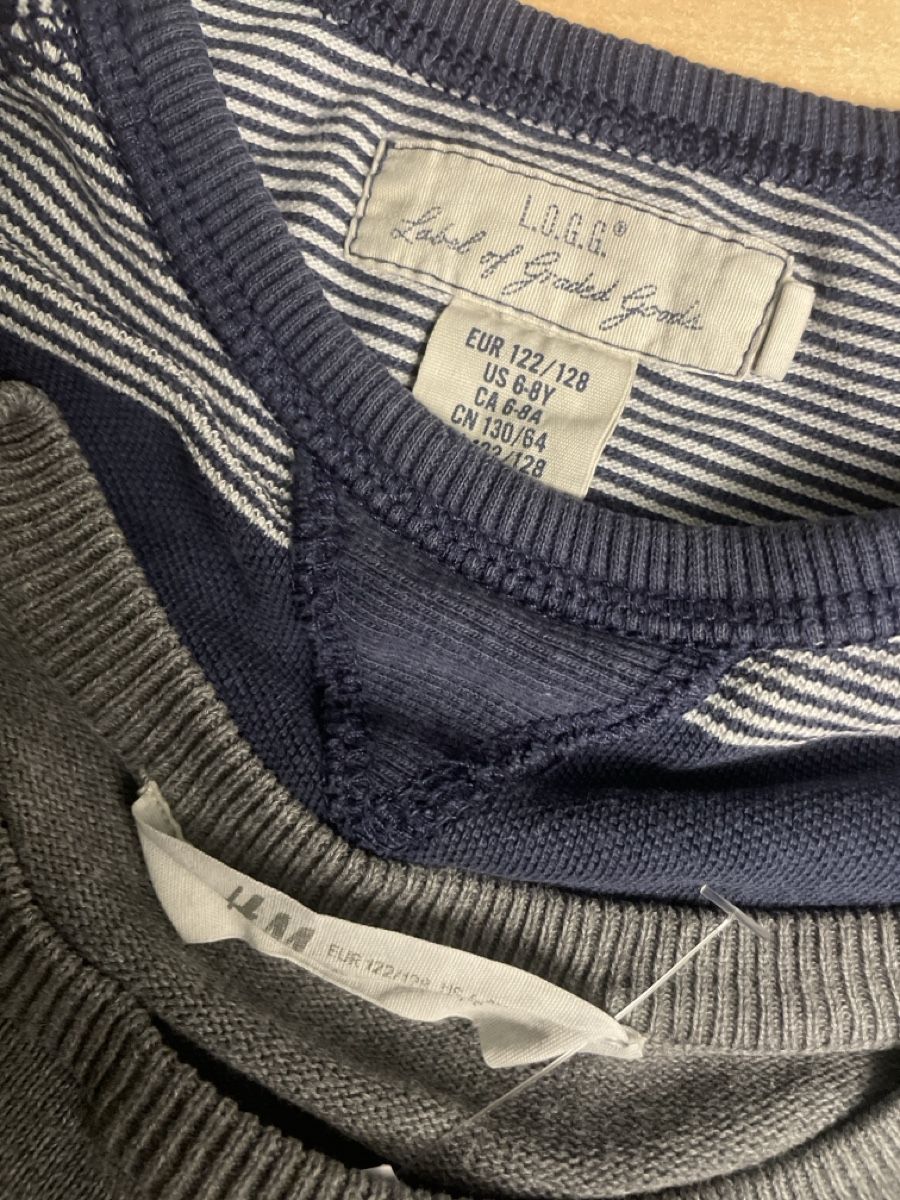 H&M Pullover & Sweatshirts: Zwei Feinstrick Pullover H&M grau gestreift Gr.122/128 – Gebraucht aus Obergerlafingen von cabo4 3