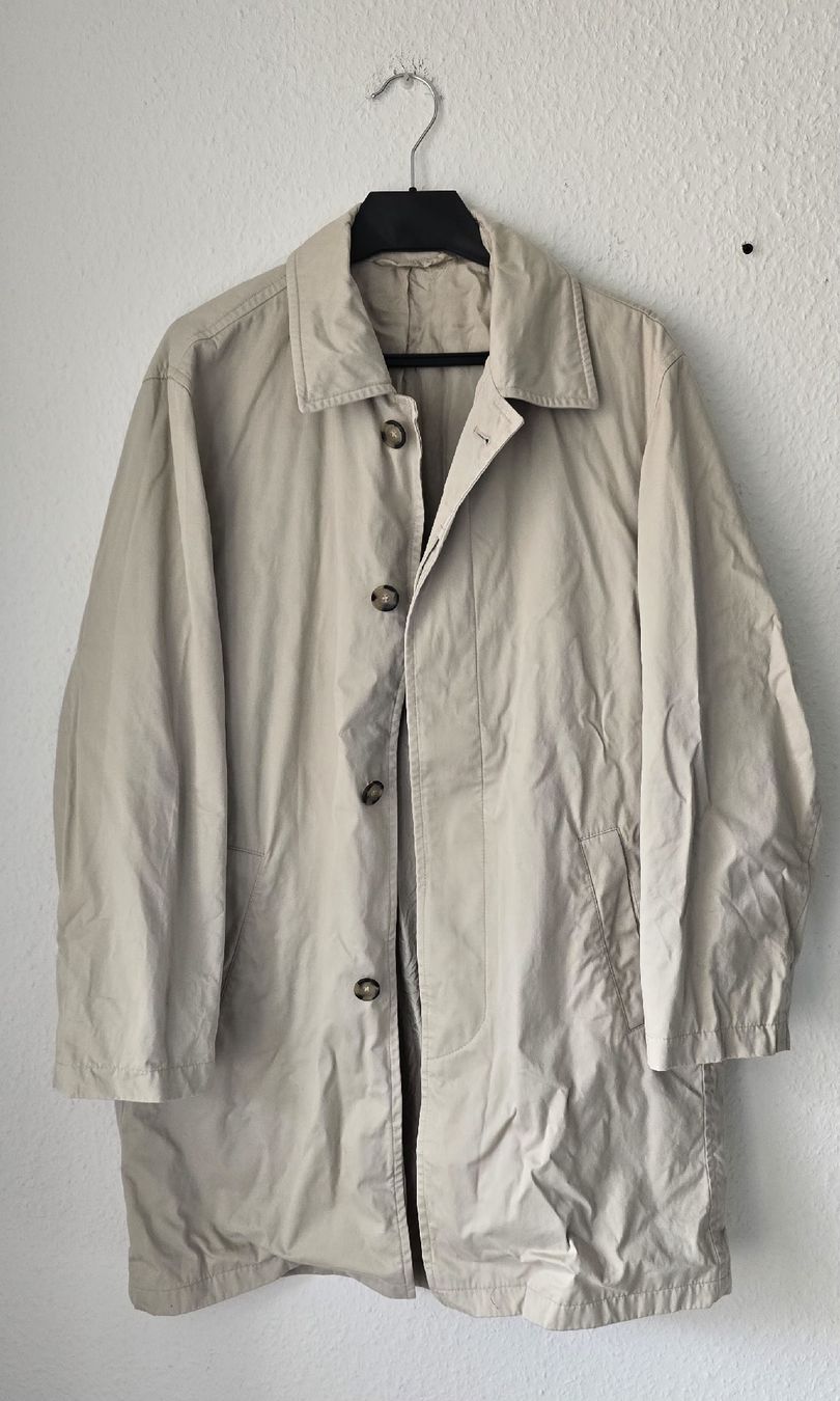 Cappotti: Trench-coat beige classique, taille 52, 100% coton  – Usato da Genève venduto da MariaS2 1