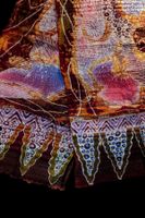 Batik Tulis auf strukturierter Seide (abstrakte Blumenmuster