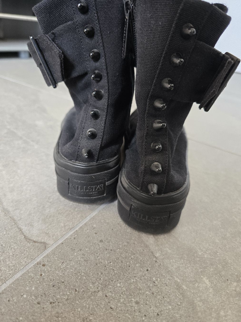 Killstar Scarpe da uomo: High Top Sneaker Schwarz mit Nieten – Usato da Rikon im Tösstal venduto da Daava 2
