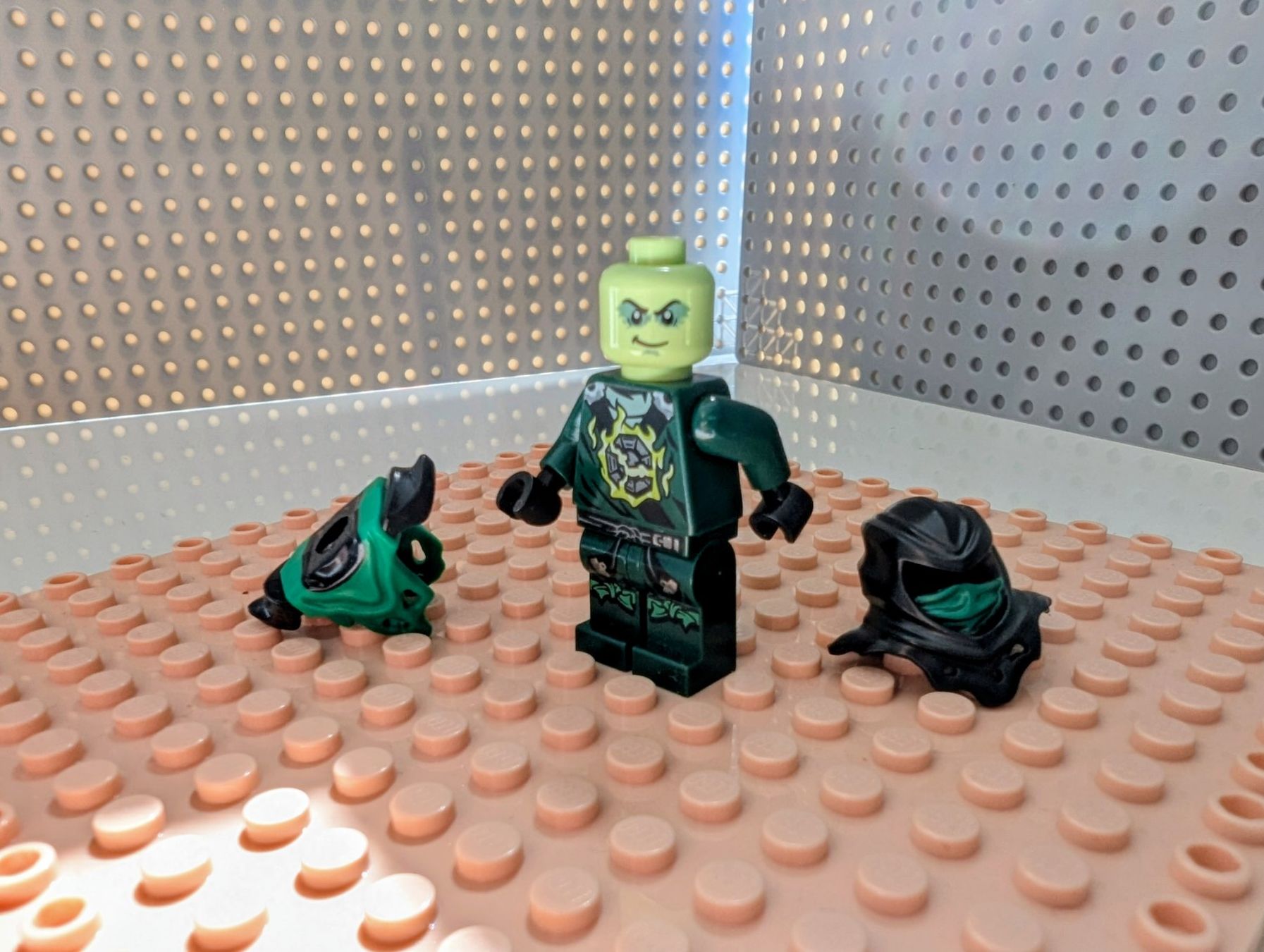 Lego Kit di costruzioni: Lloyd Possessed LEGO Ninjago 2015 – Usato da Neuchatel venduto da simochief 1