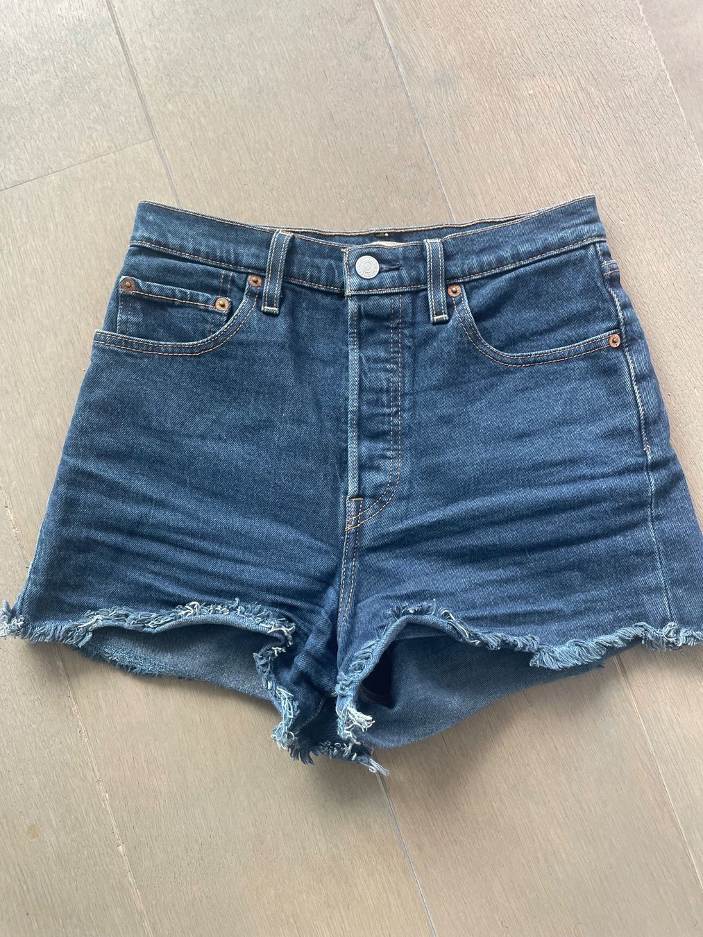 Levi's Jeans: LEVI‘s Ribcage Short Gr. 27 – Usato da Zürich venduto da jes_2ccw