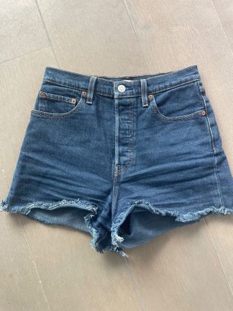 LEVI‘s Ribcage Short Gr. 27