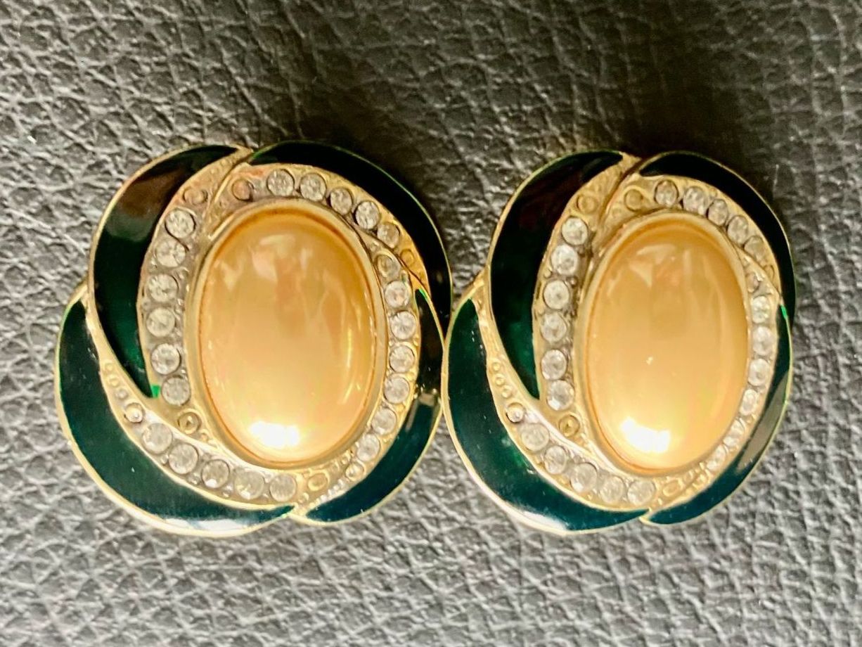 Orecchini pendenti & Orecchini a lobo: Boucles d'oreilles vintage perles et strass doré – Usato da Peseux venduto da CharmeCommerce 1