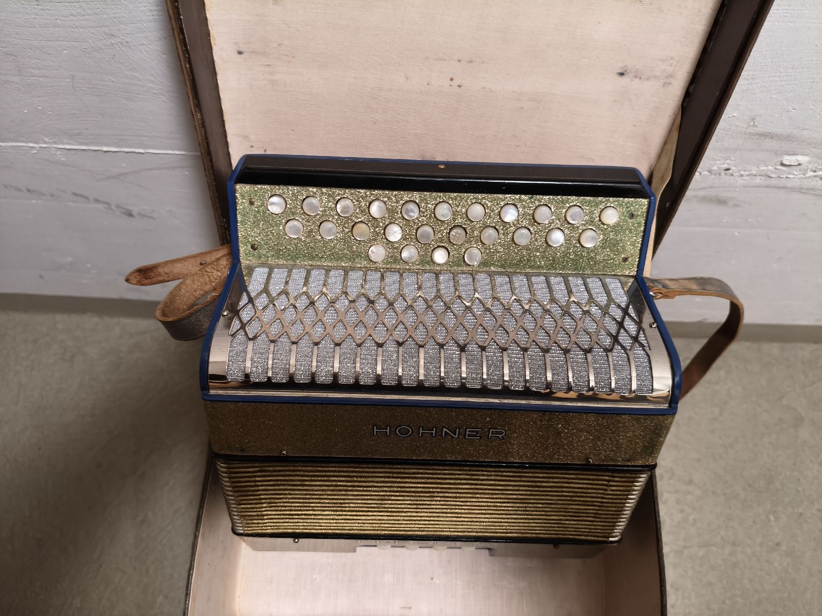 Hohner Musikinstrumente: Petit accordéon diatonique Hohner – Gebraucht aus neuchâtel von lualalk 1
