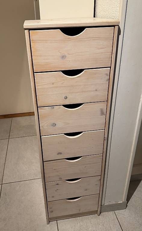 Cassettiere: Chiffonnier en bois – Usato da Pully venduto da evdim