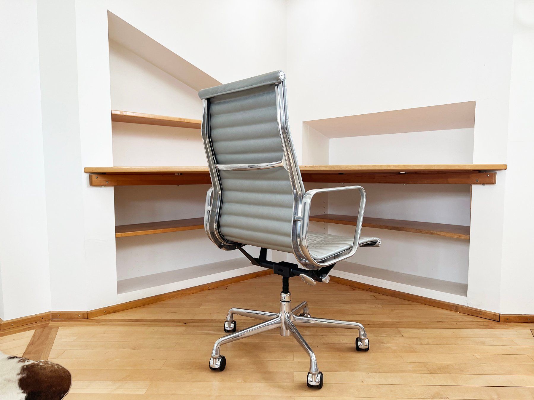 Herman Miller Sedie: Silbern Lederstuhl EA119 von Herman Miller Eames 6st verf. – Usato da Basel venduto da Josy_Baker_1906 4