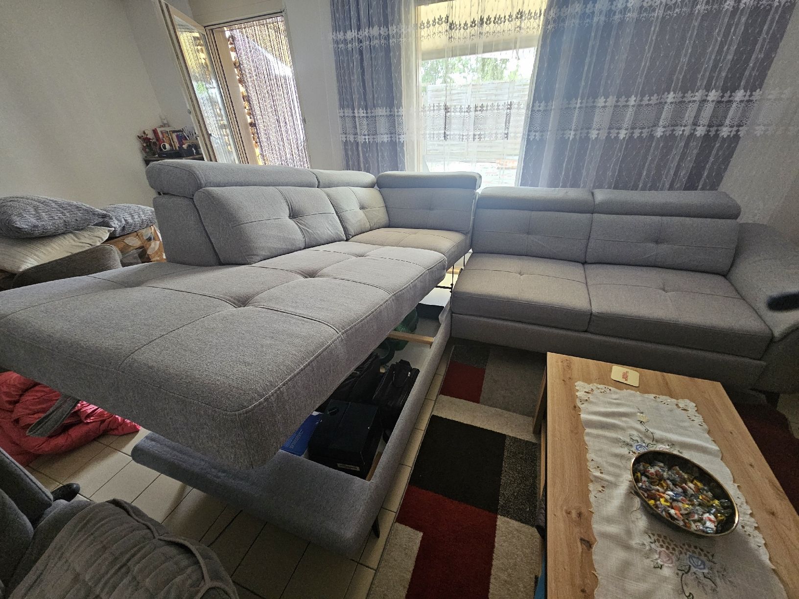 Divani: Canapé d'angle gris avec conteneur utilisé comme neuf – Nuovo (secondo la descrizione) da Fribourg venduto da gio_m5kp