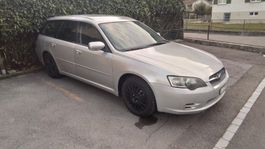 Subaru Legacy 2.0 AWD Kombi silber, für Schrauber ohne MFK