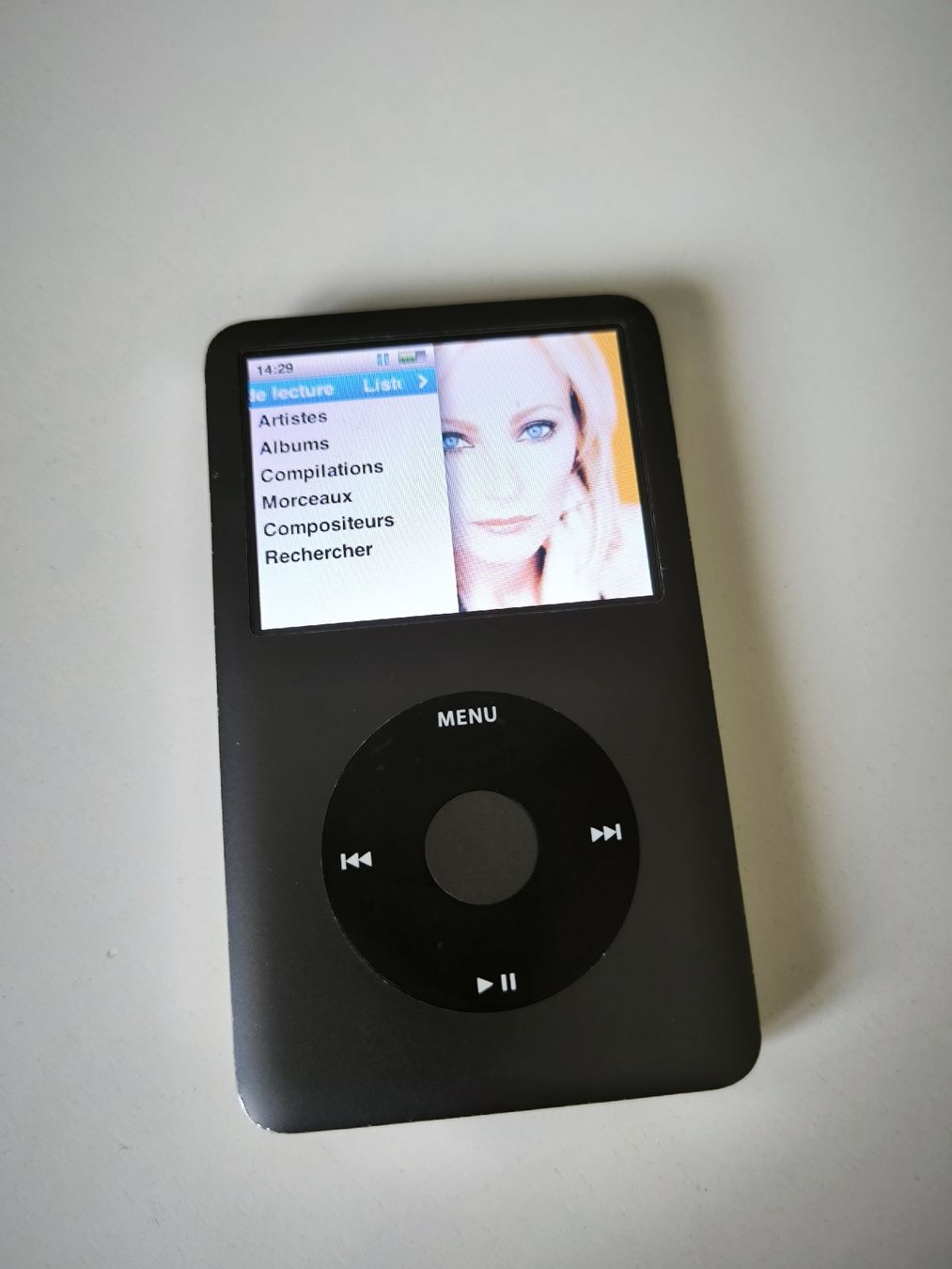 Apple Lecteur multimedia & Streamer: iPod Classic 160GB Noir – D'occasion à Riaz par vanucaptures