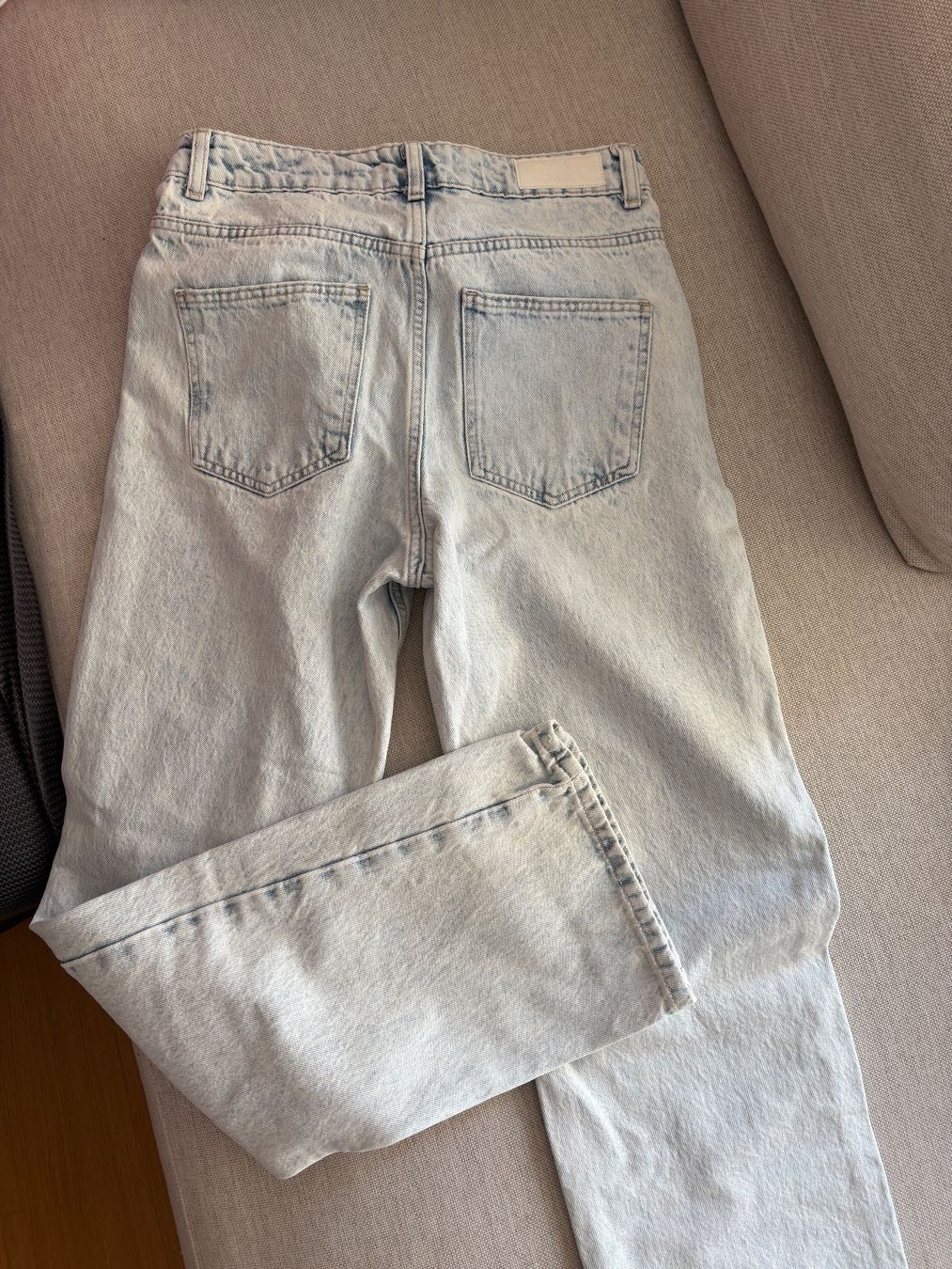 Zara Jeans: Jeans Zara hellblau Gr. 38 – Nuovo (secondo la descrizione) da Wallisellen venduto da olesyai 2