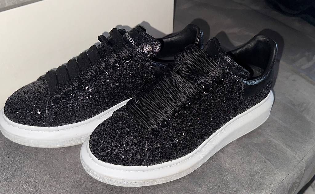 Alexander Mcqueen Scarpe da donna: Alexander McQueen Glitter Oversized Sneaker – Usato da Sigirino venduto da p_m_9zwg
