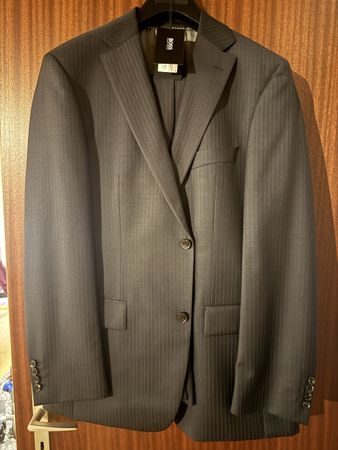 Hugo Boss Anzug, neu und unbenutzt, Grösse 50