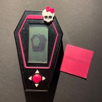 RARE: Monster High iCoffin handheld phone game 2010 Nr.1
