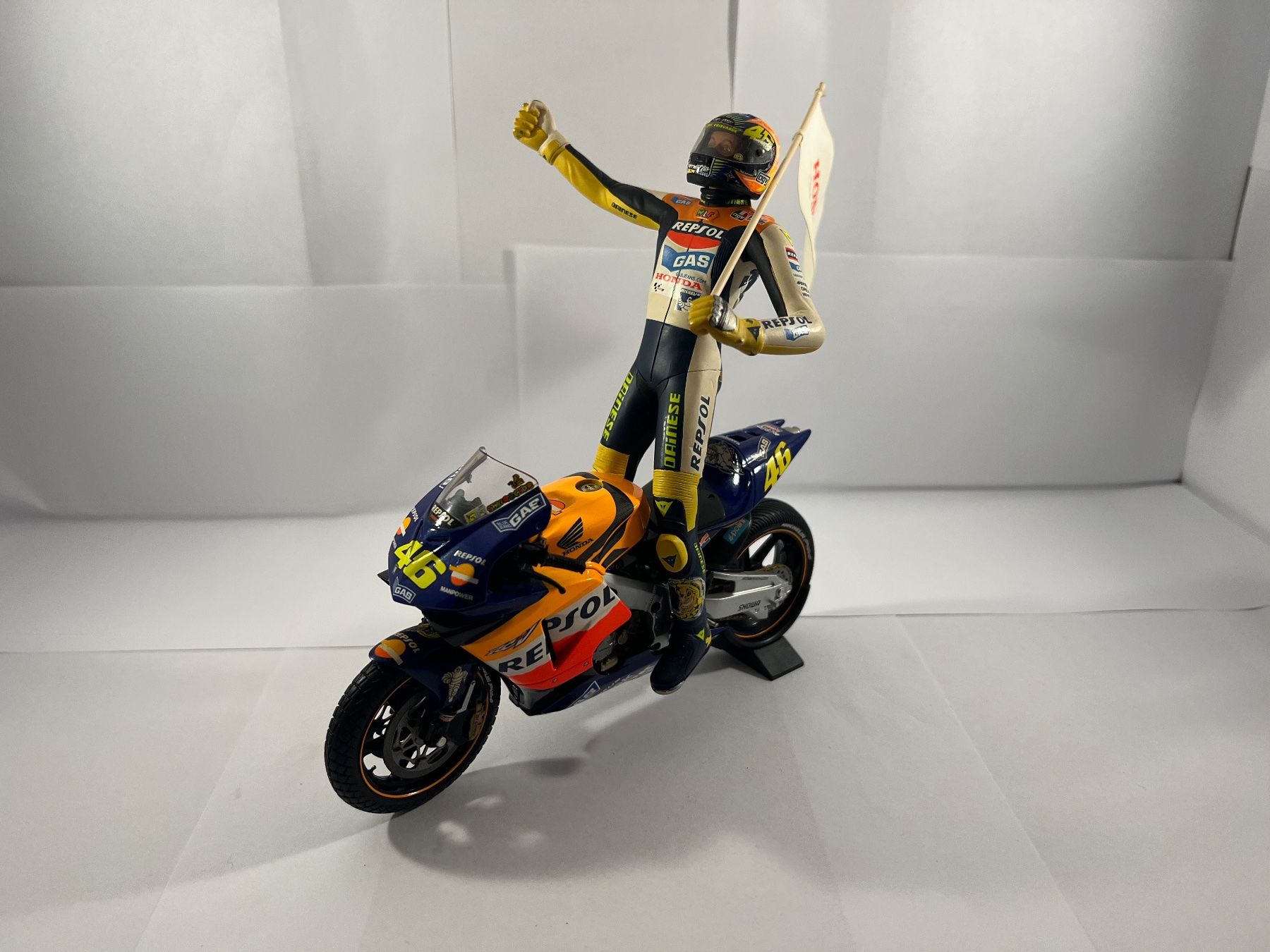 Minichamps Kit di modellismo & Modellini statici: Valentino Rossi Lot 12 – Usato da Sergey venduto da Mascotte00