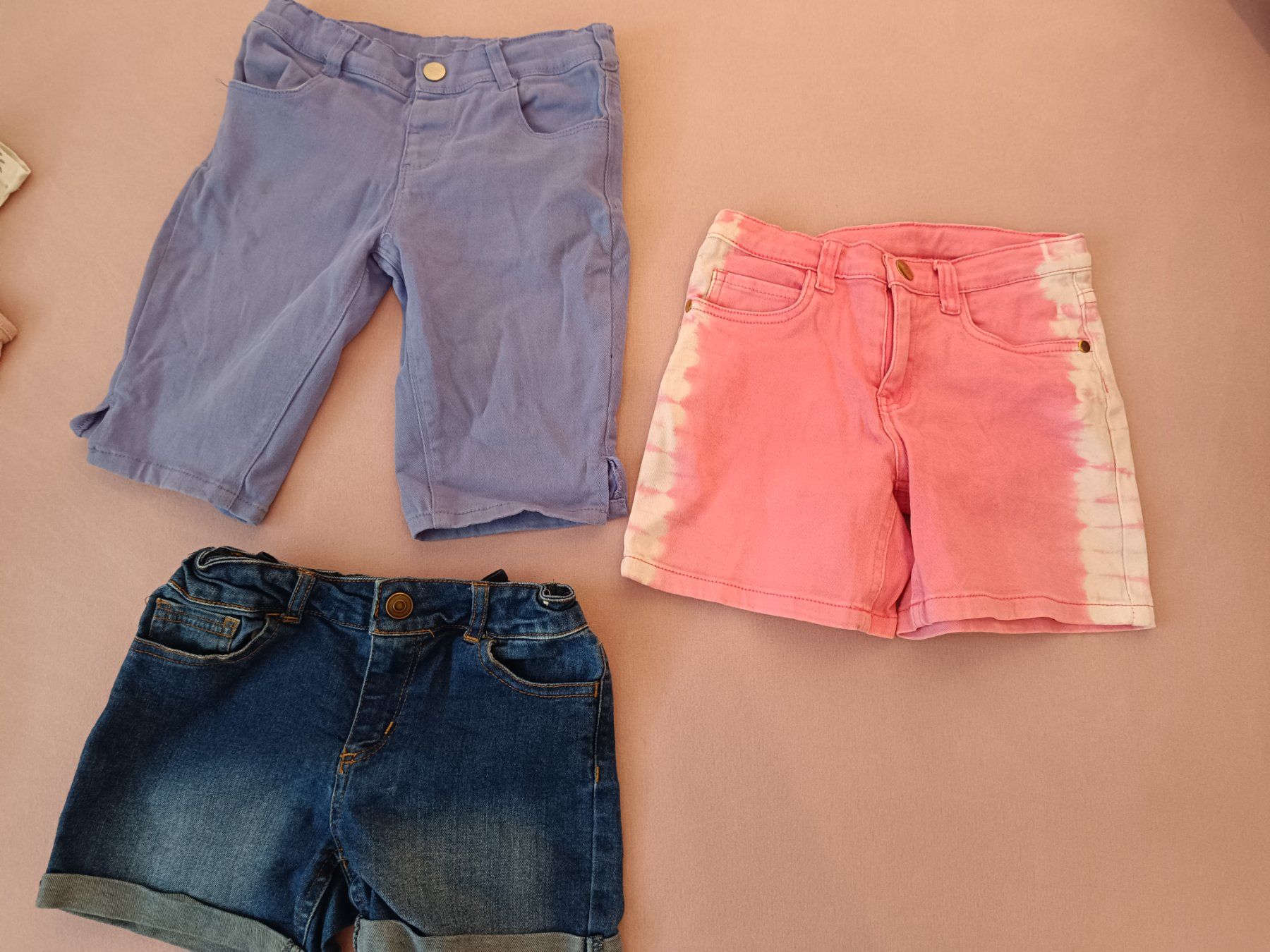 Pantaloni: 3 kurze Hosen 122 – Usato da Wohlen AG venduto da Fabe3