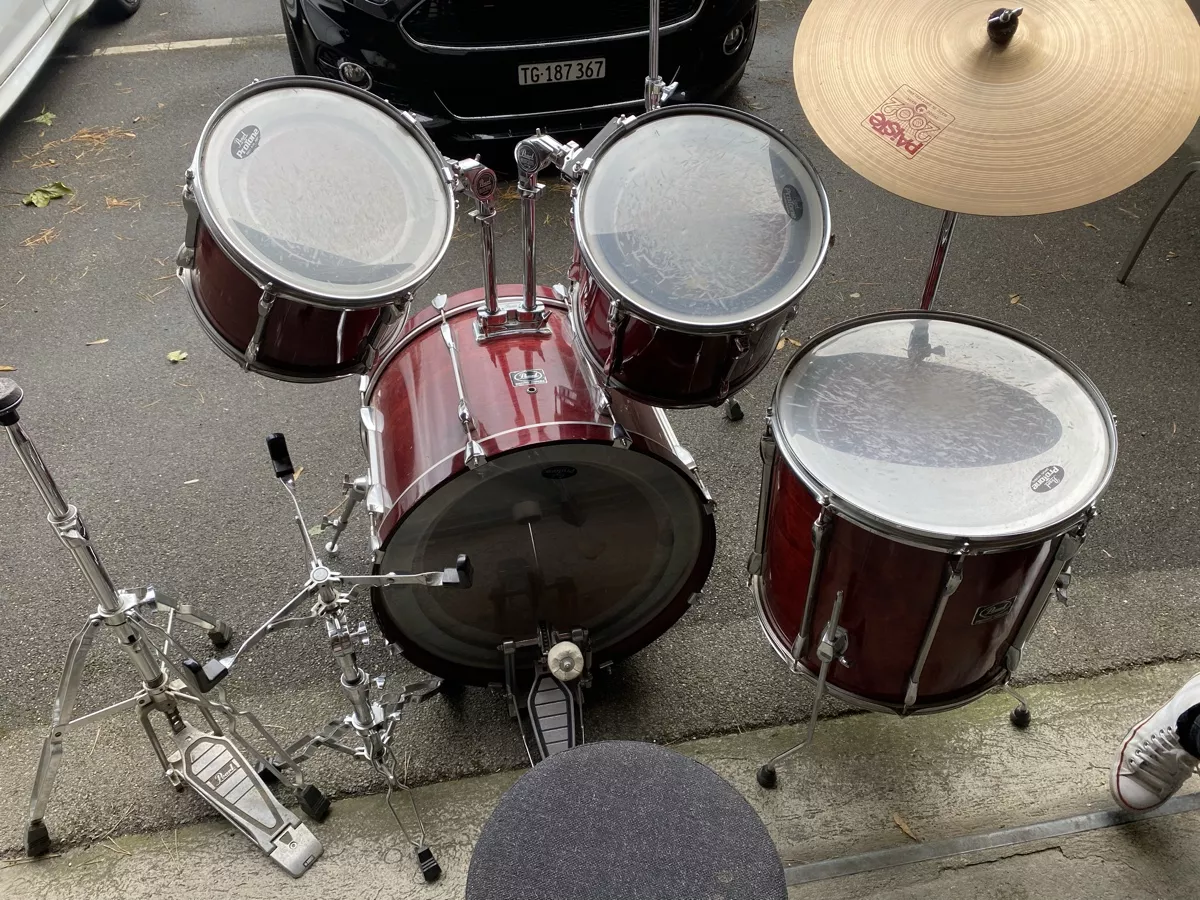 Strumenti musicali: Schlagzeug – Usato da Eschlikon TG venduto da mmvw87