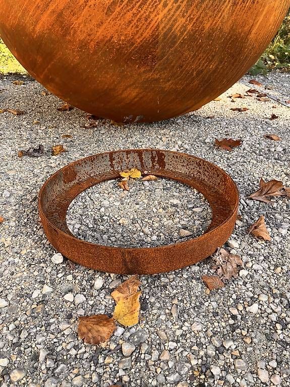 Bracieri: Schwenkbare Halbkugel, Feuerschale 1m mit Standring – Usato da Oberwil-Lieli venduto da metal-works 4