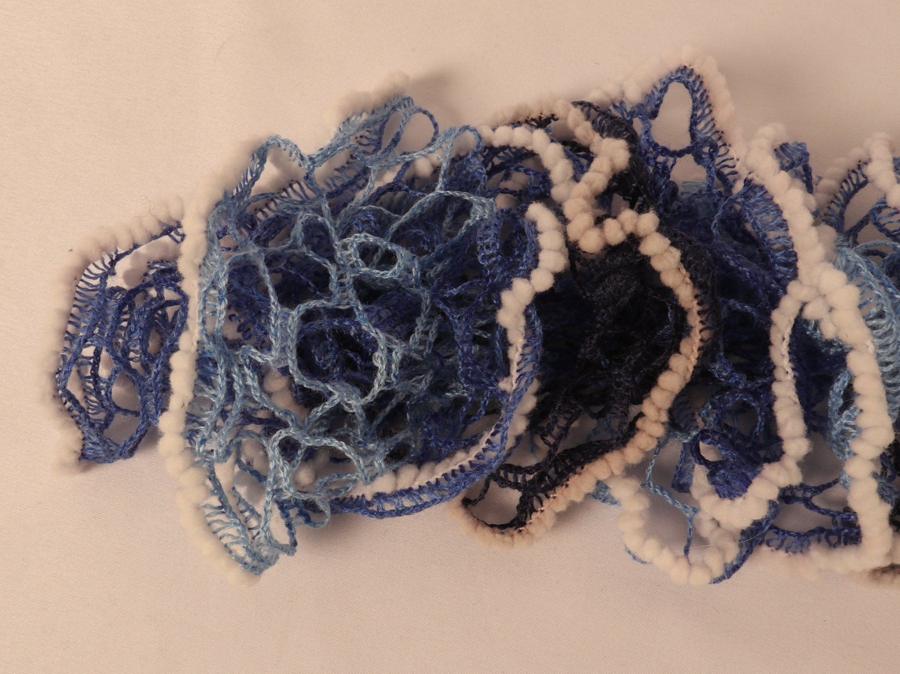 Foulards & écharpes: HANDARBEIT Schal blau – D'occasion à Steinen par Restwert_Steinen 6