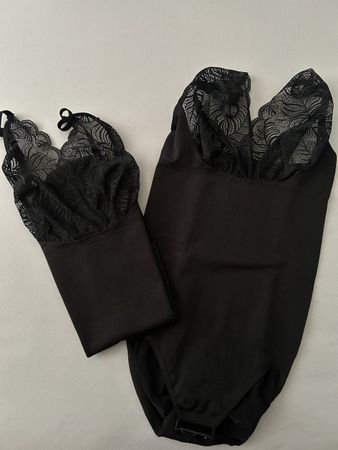 Body mit Spitze schwarz Grösse M neu