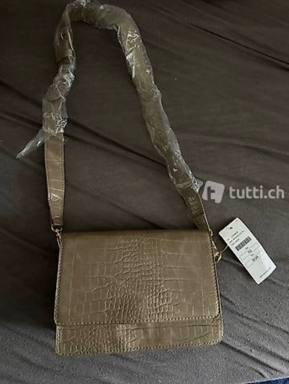 Taschen für Damen: Umhängetasche – Neu und originalverpackt aus Strengelbach von