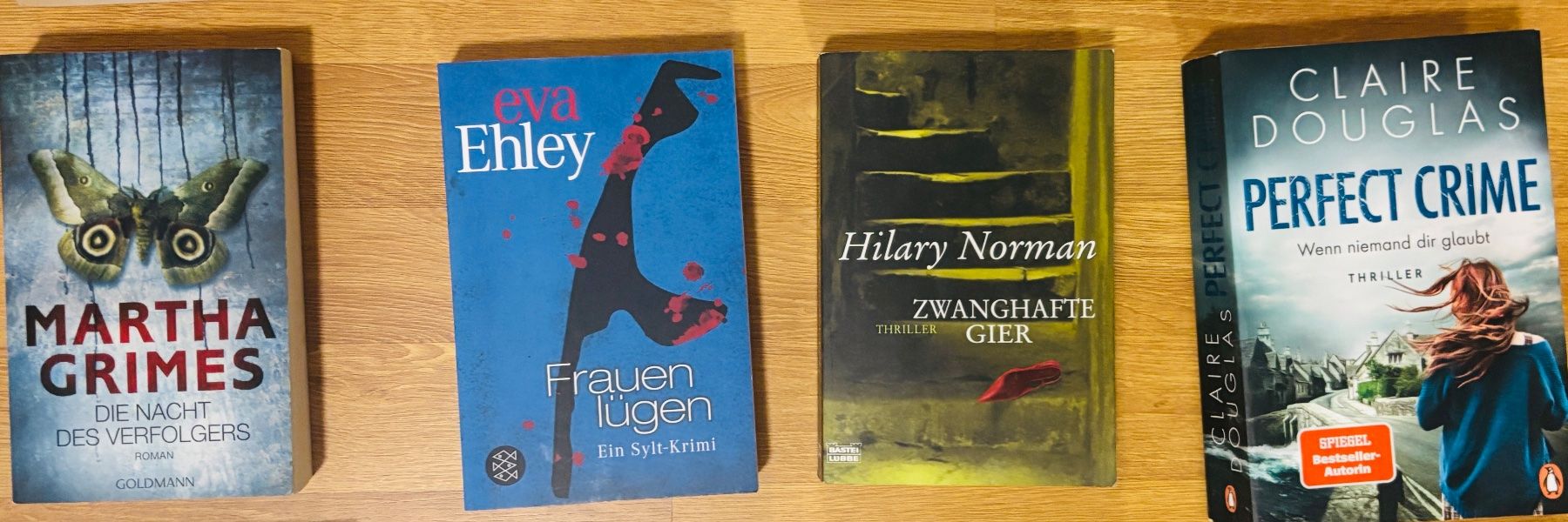 Livres: Bücherpaket/ 12 Krimis/Thriller – D'occasion à Basel par NellyBotti 2