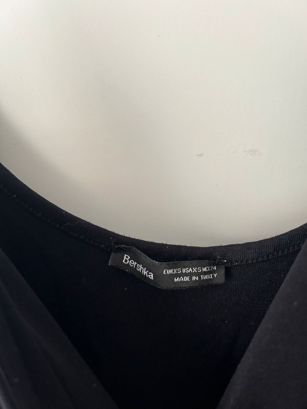 Bershka Top: Body noir Berhska taille s – Usato da Pully venduto da kaba07