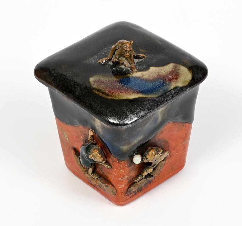 Pots: Hübsche antike Sumidagawa Deckeldose mit Äffchen, Japan – D'occasion à Bern par chamunda 3
