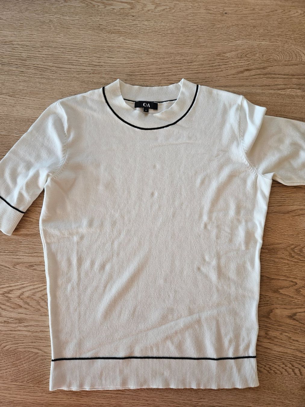 C&A T-shirt: T Shirt – Nuovo (secondo la descrizione) da Kirchdorf BE venduto da Abalona
