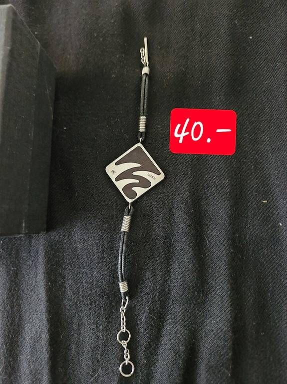 Autres bijoux: Bijoux en acier  – D'occasion à Romanel-s-Lausanne par lor_dvf8 3