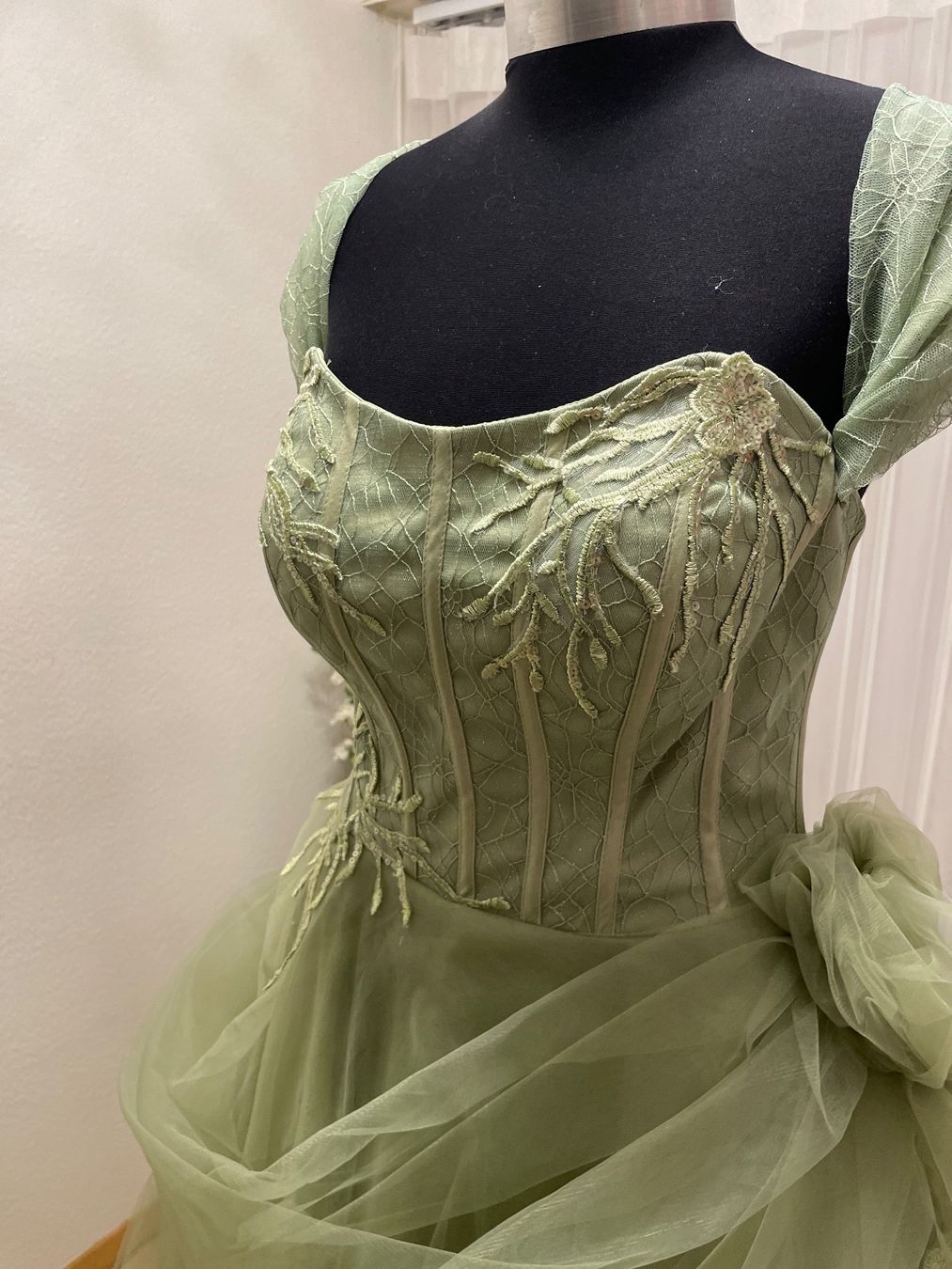 Vestiti: Ein wunderschönes Abendkleid aus Tüll – Nuovo (secondo la descrizione) da Oberglatt ZH venduto da Azurra 3