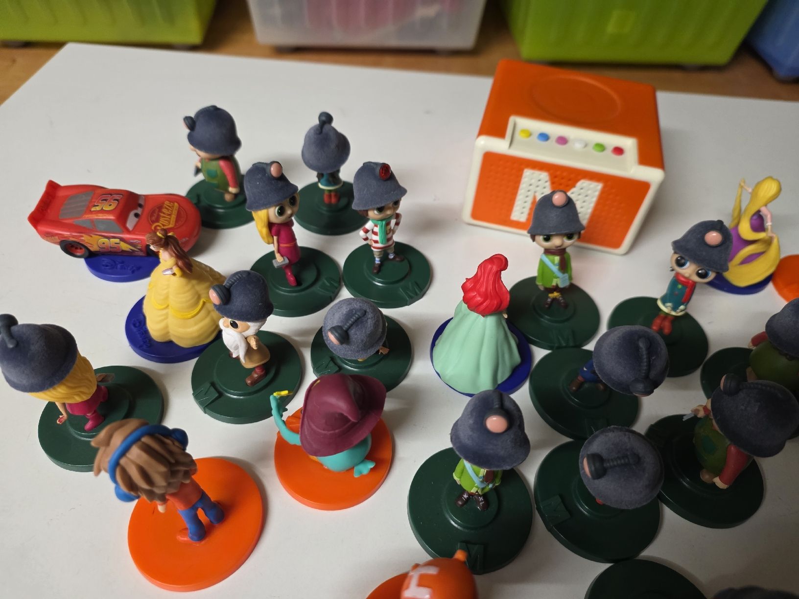 Migros Giocattoli: Migros Story Box mit Figuren – Usato da Dorf venduto da Echo_Elements 5