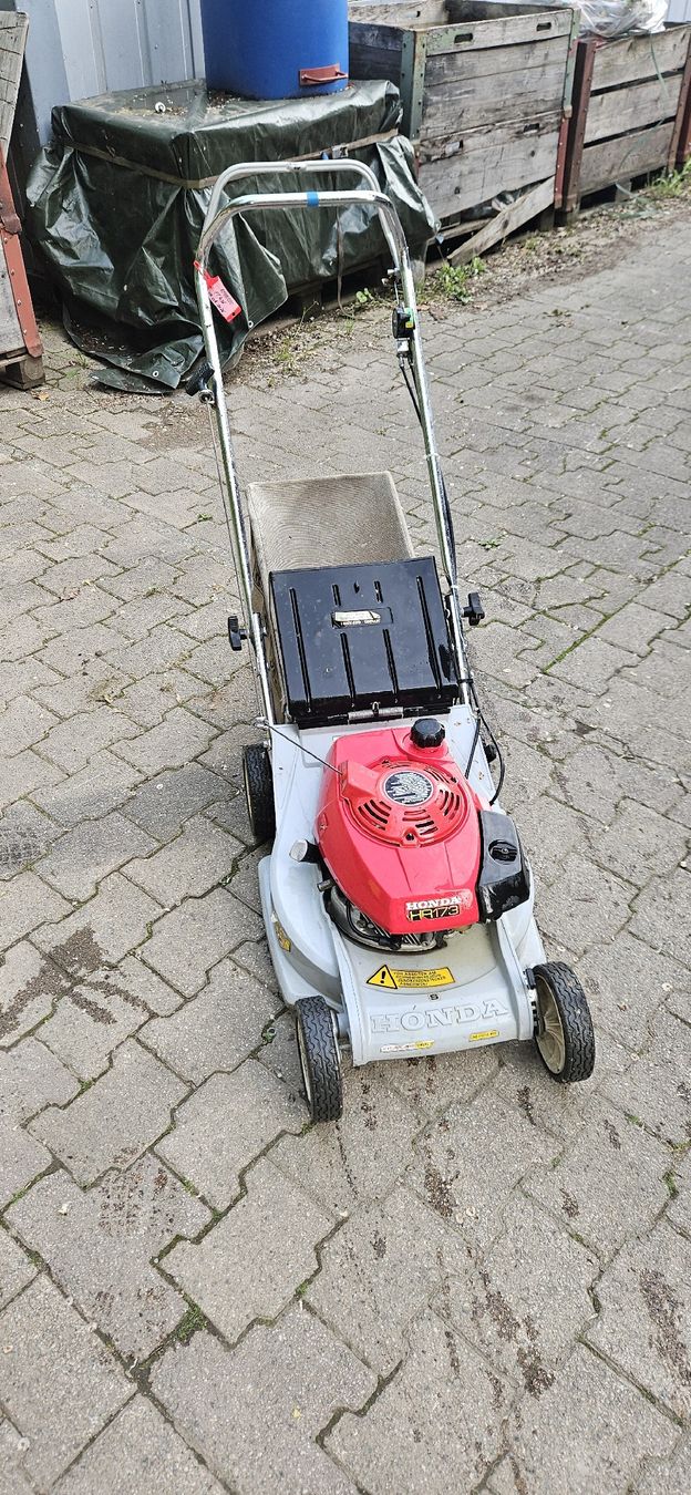 Honda Rasenmäher: Tondeuse à gazon Honda HR 173 – Defekt aus Vich von Max-Mechanics