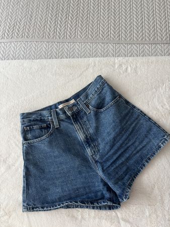 NEW - Levi ‘s shorts Size 27 NP: 85.-