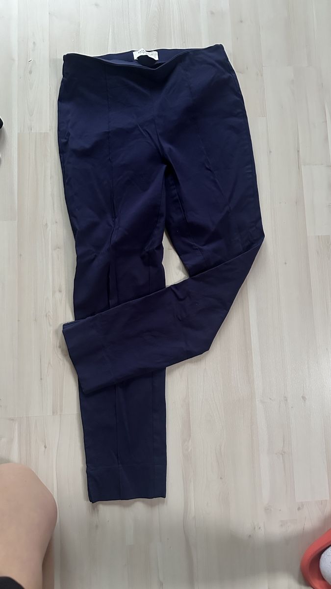 Tchibo Pantaloni: Straight Fit  Trousers – Usato da Esslingen venduto da zcu_76s2