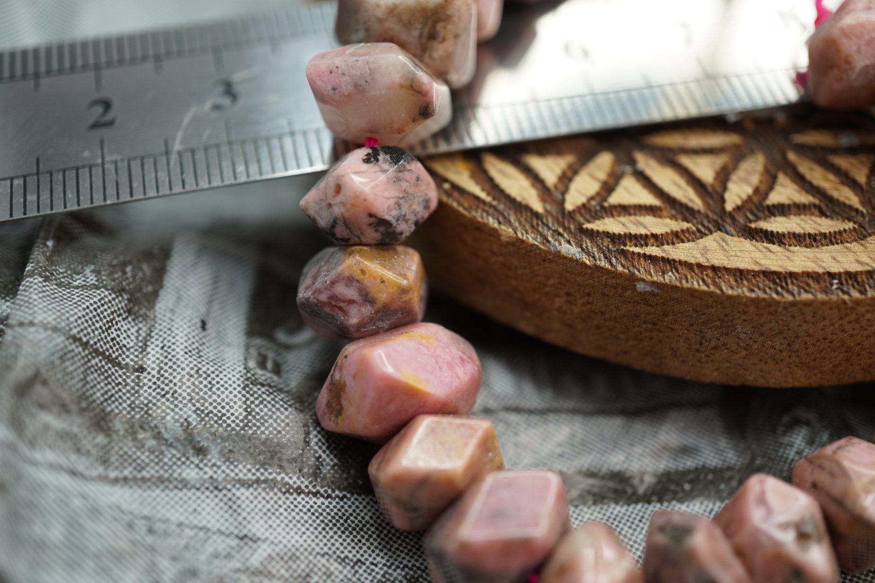 Minerali & Pietre curative: Rhodonite       xForm   Strang   (Räumung!) – Nuovo e nell'imballaggio originale da Eschenbach SG venduto da topstone 4